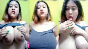 Cewek Tobrut Remas Toket Gede Video by RedTube
