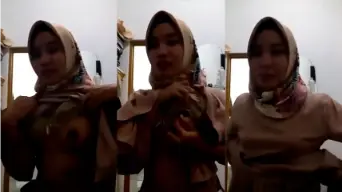 Guru Hijab Pap Tetek Buat Selingkuhan Video by TXXX Guru Hijab Pap Tetek Buat Selingkuhan Video by TXXX