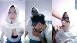 Jeslyn Cantik Jilbab SM4 Mulus Diewe Pacar LIVE Video by IXXX