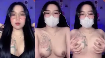 Vira Cewek Bertato Remas Susu Gedemya Video by PornHub