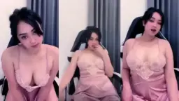 Dhea Cantik Seksi Lingerie Pink Mempesona Video by TubeV