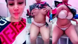Tante Bunga Mendesah Remas Tobrut Video by PornHub
